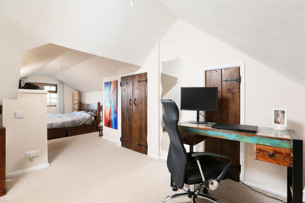 4 Parkfield Rank 19.jpg