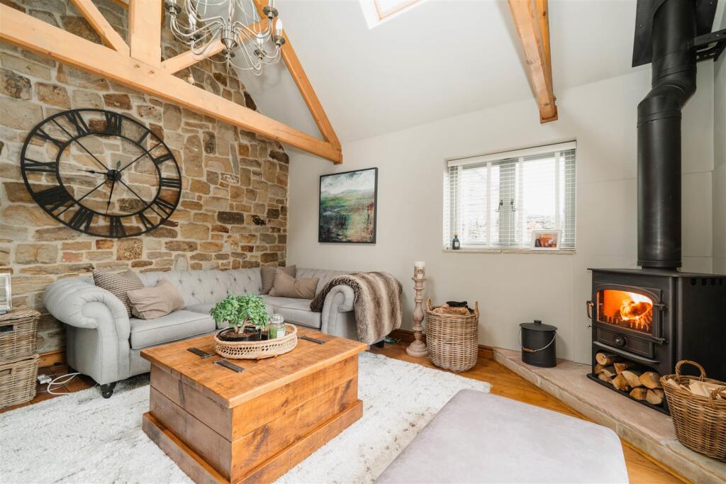 Living Room-4.jpg