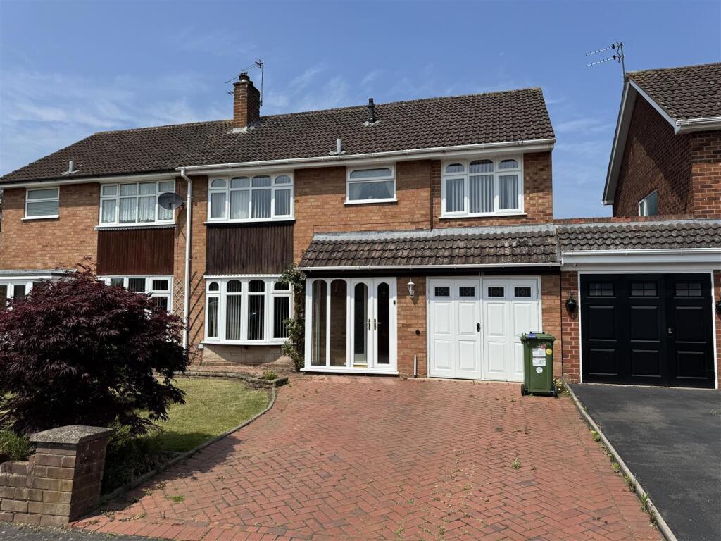 Rennison Drive Wombourne 1.jpg