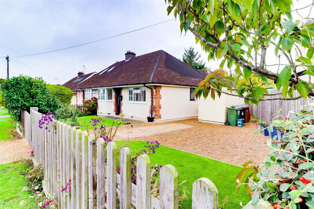 04. Front aspect.jpg