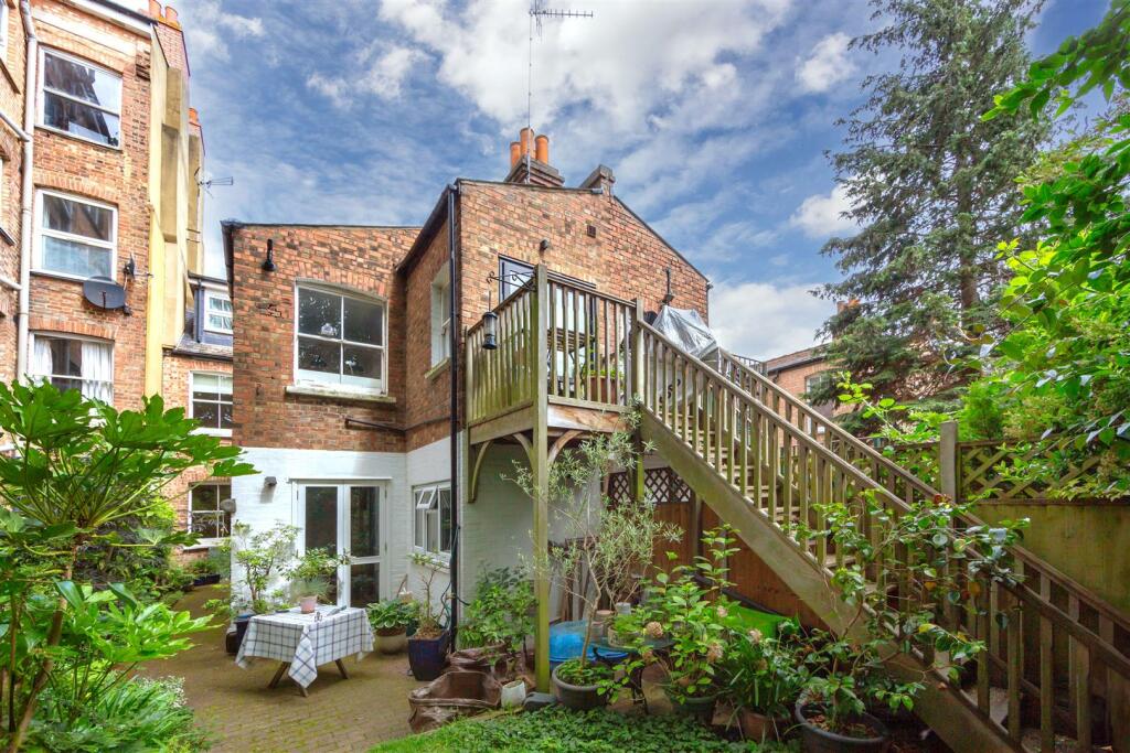 0049_116 Widdenham Road N7.jpg