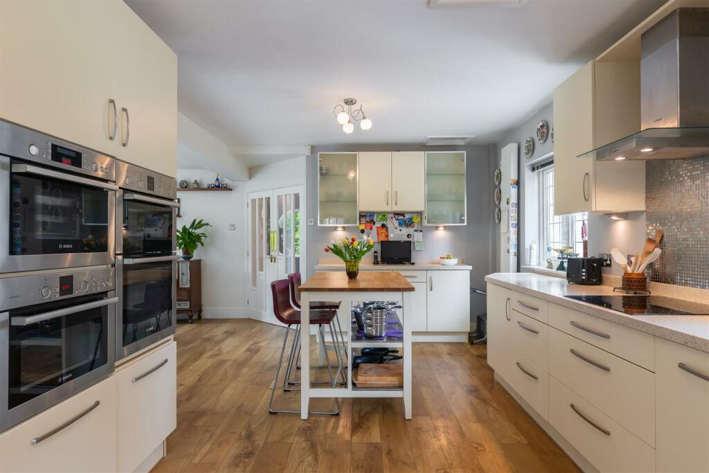 kitchen-3.jpg