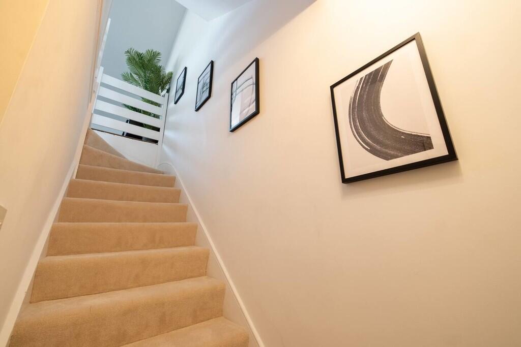 eeb199bb-6584-471...