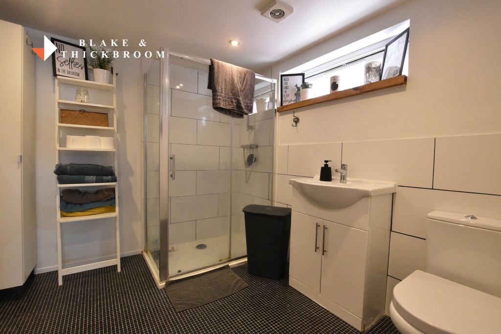 GROUND FLOOR SHOWER ROOM