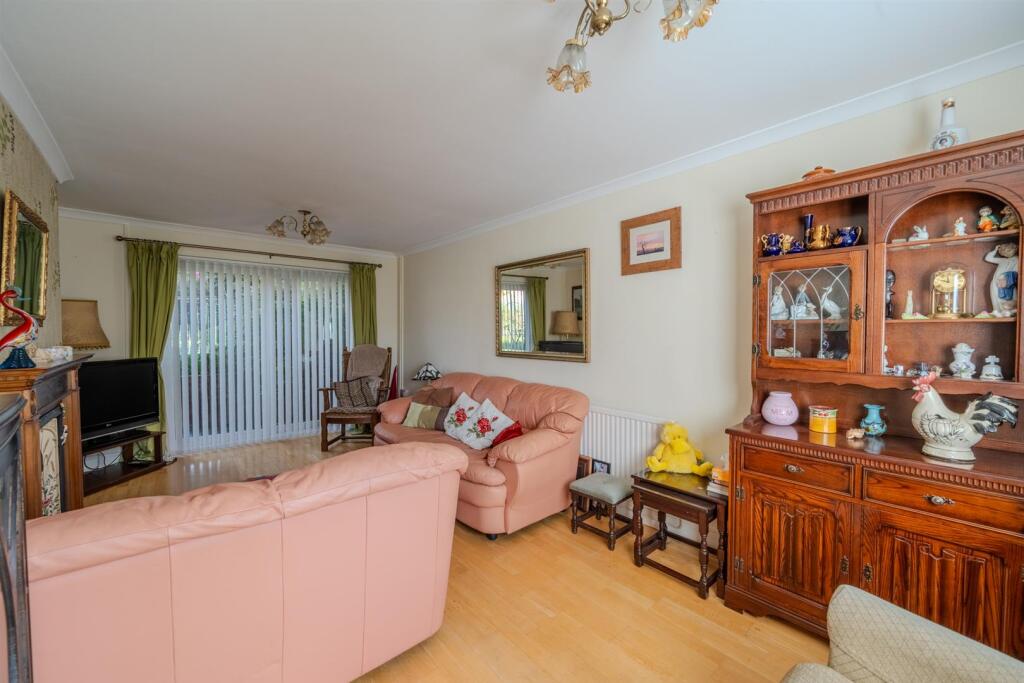 22 Garw Wood Drive-1.jpg