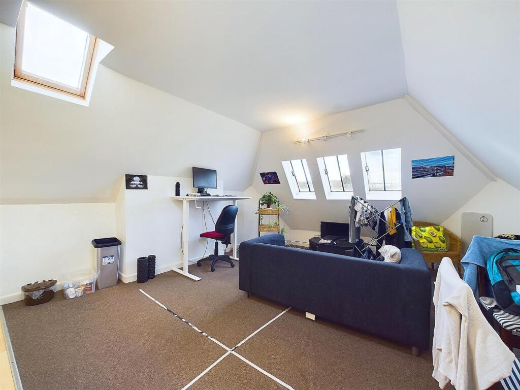 11 - 42 Bedminster Parade Investment Flats.jpg