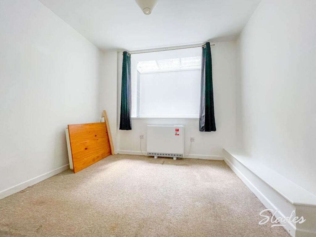 19b sea master bedro