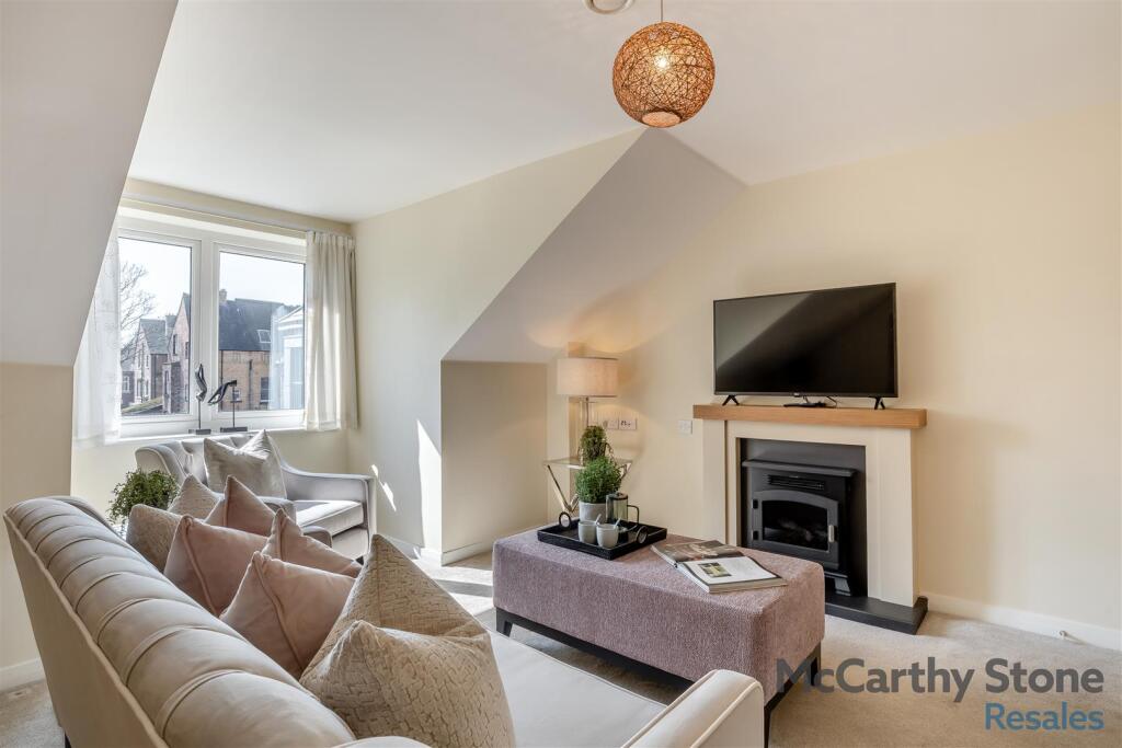 8643041-interior03.jpg