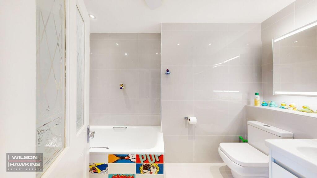 roeth mead bathroom.jpg
