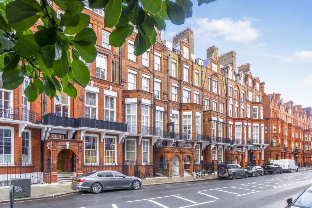 1527724936  - 10, 48 Pont Street, SW1X - 2.jpg