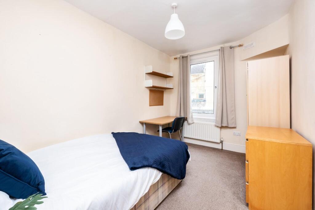71 Beckhampton Road, Bath, BA2 3LN-9.jpg