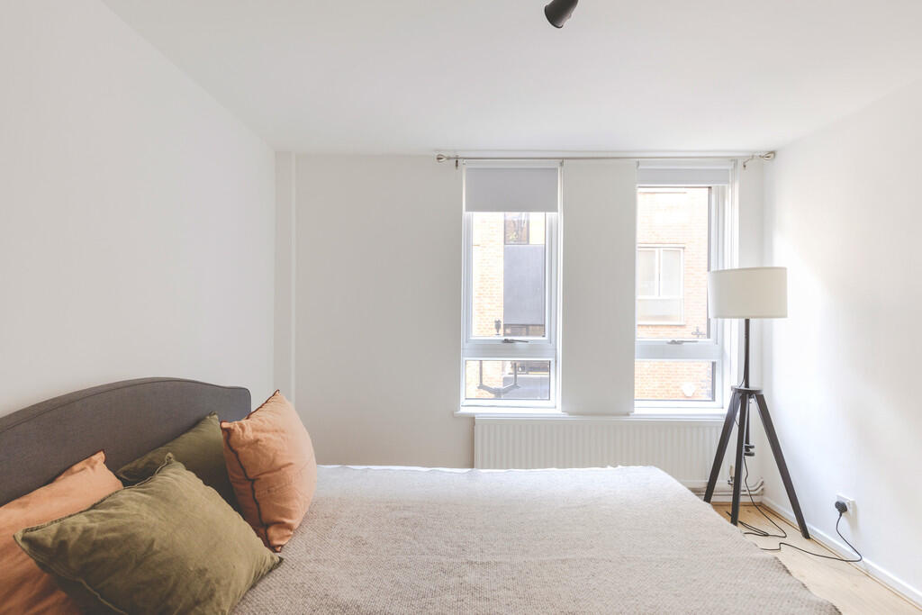 81H Odhams Walk- ...