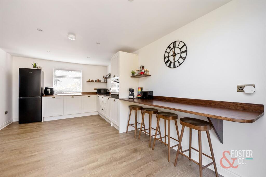 Redhill Close_9-015.JPG