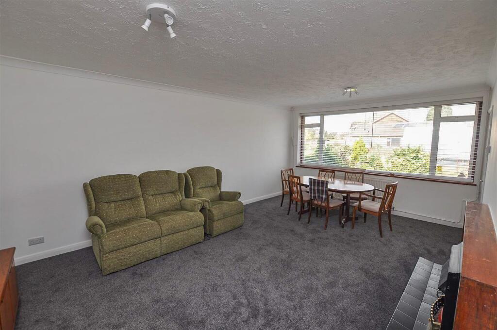 Living Room.jpg