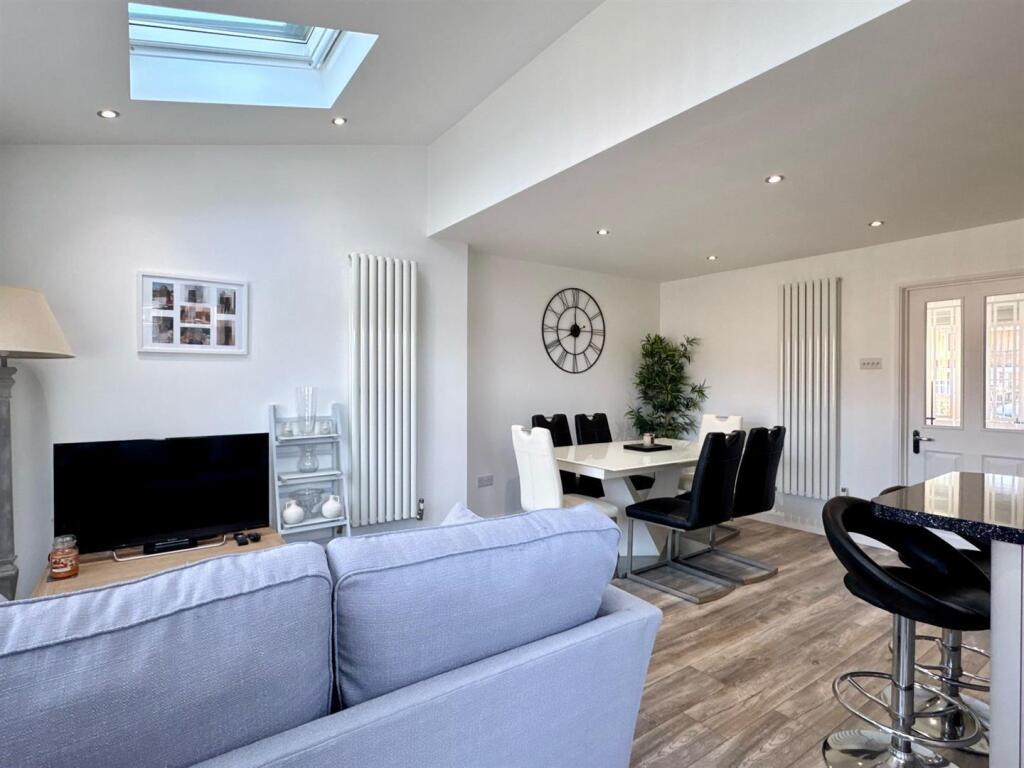 Sitting area (1)-fotor-20250319124356.jpg