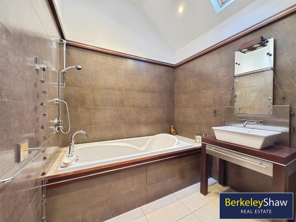 Ground Floor Bathroom