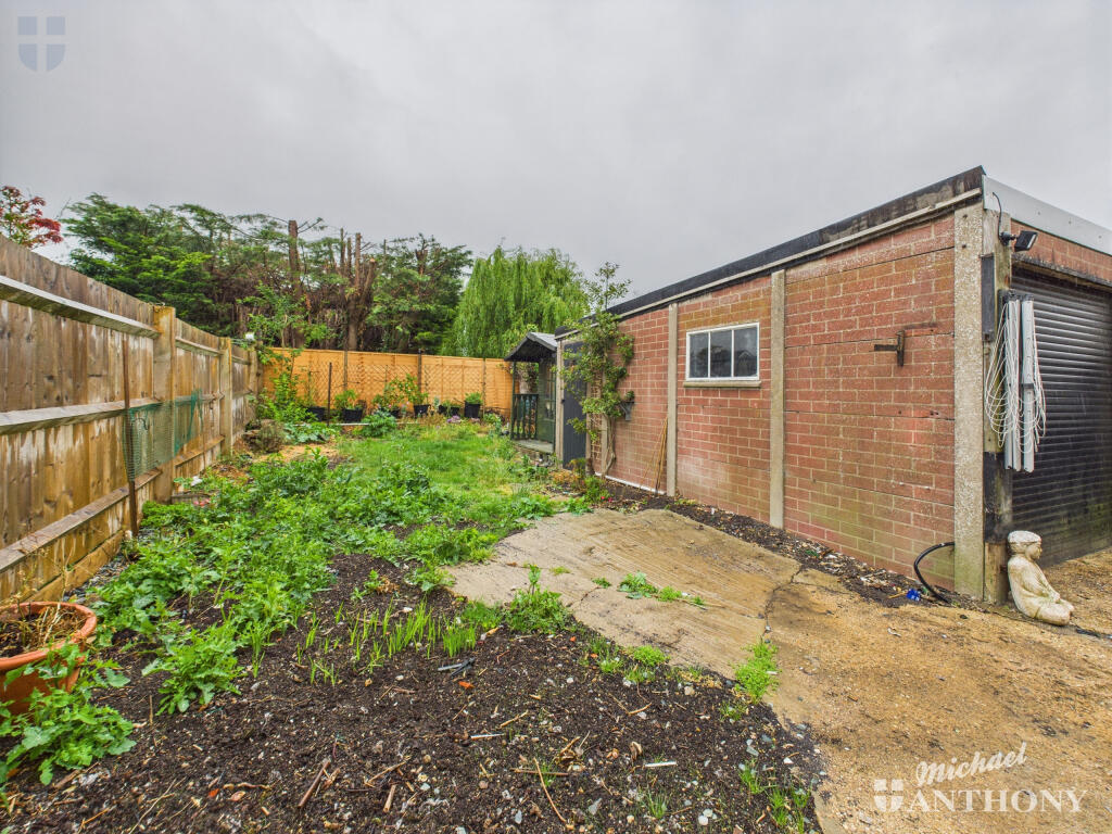 CAM03852G0-PR0313-STILL011