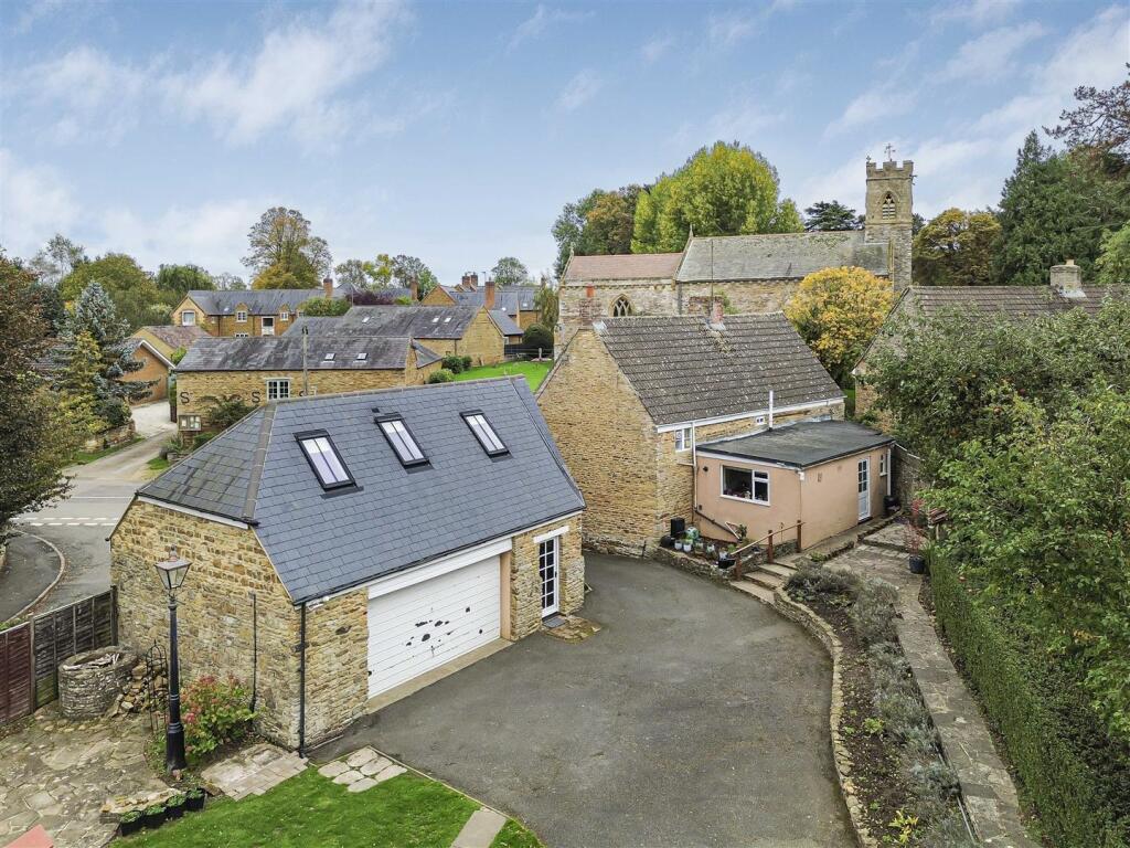 The Old House, Hannington