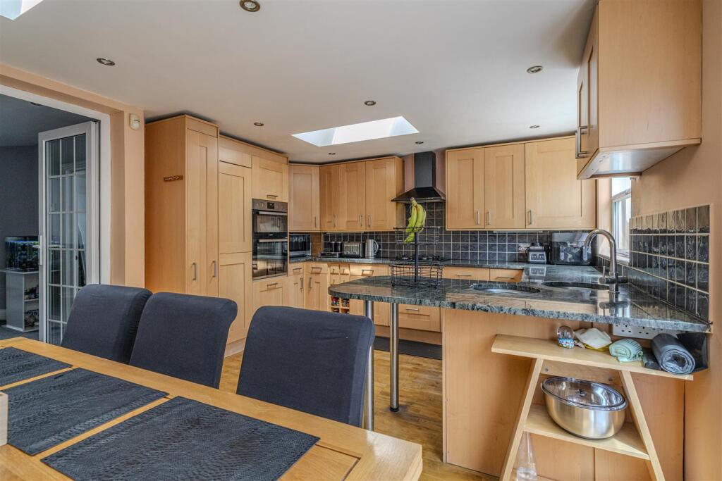 Kitchen/Breakfast Room