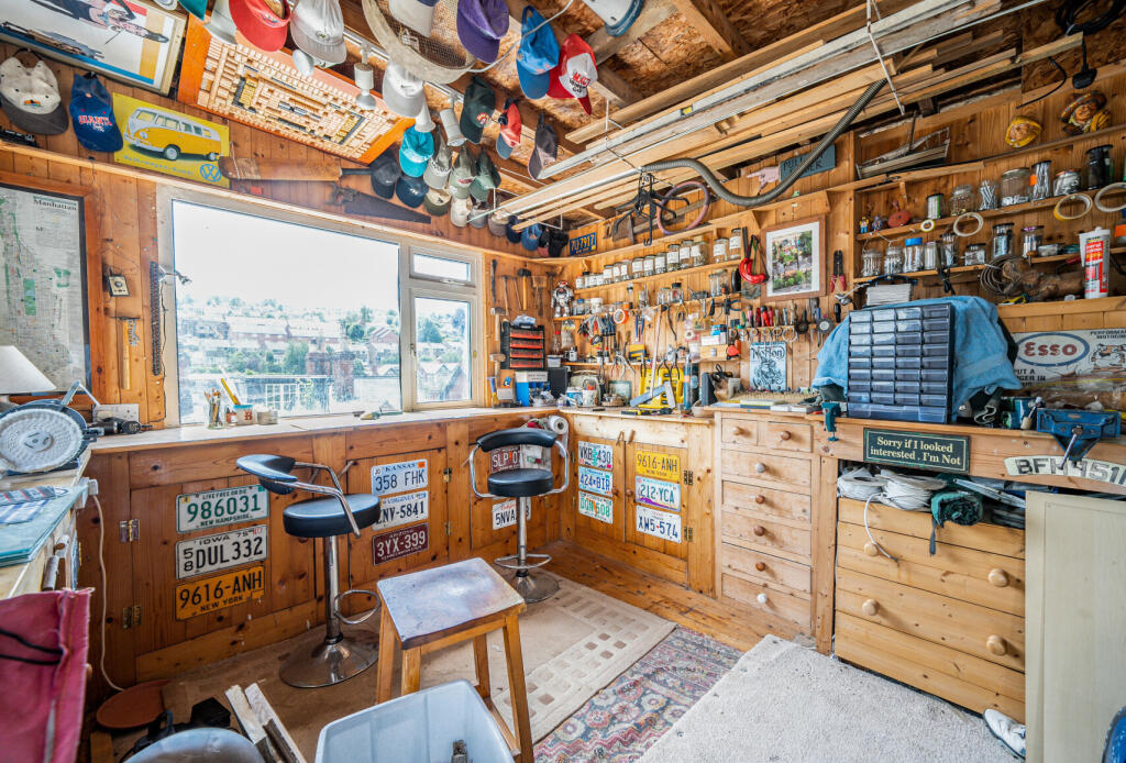 1315862-7-685e80c...