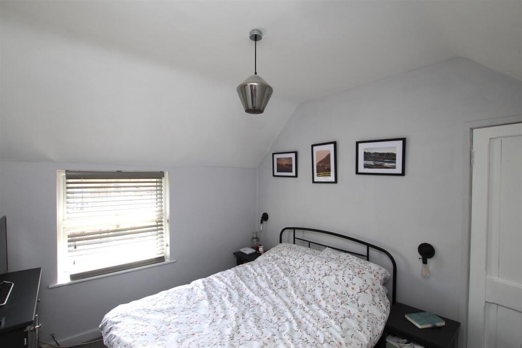 Bedroom One - b.JPG
