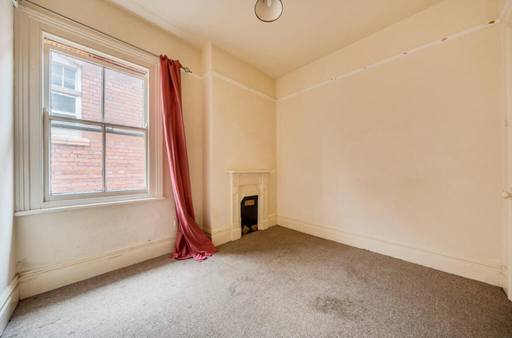 1366063-16-68efcb...