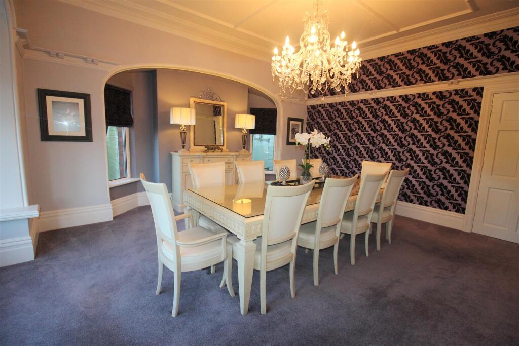 St Annes Road East, 200, dining room 2.JPG