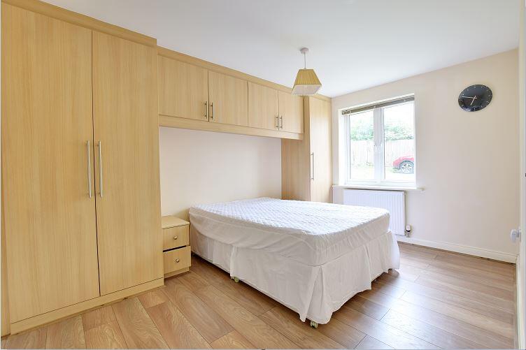 4Bedroom1