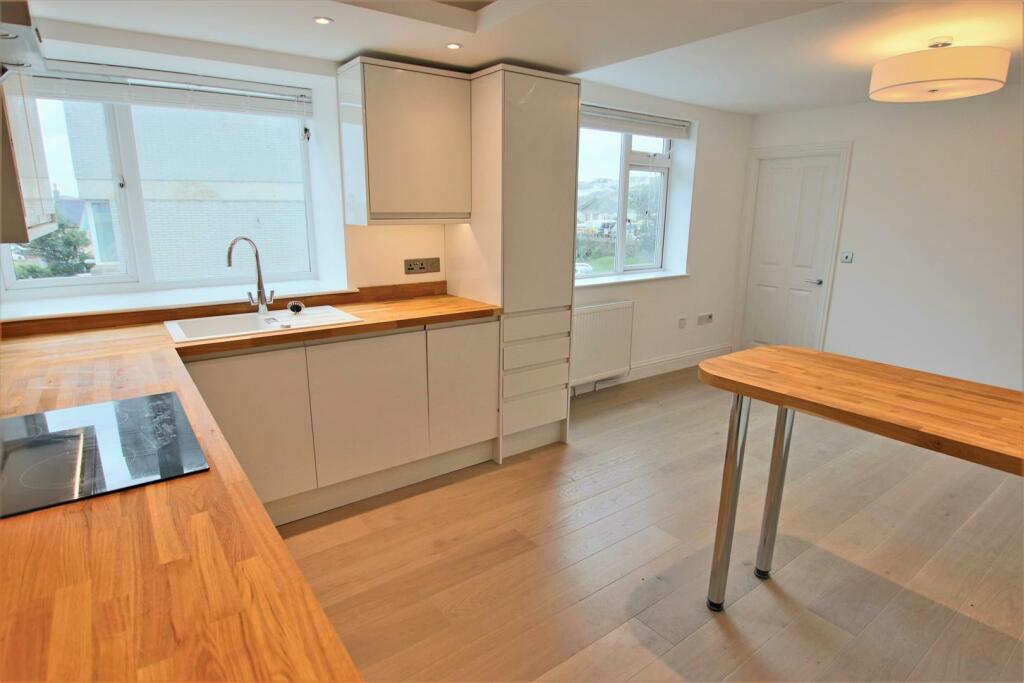 Flat 5. 10-12 Tolcarne Rd. Kitchen.Lounge.JPG