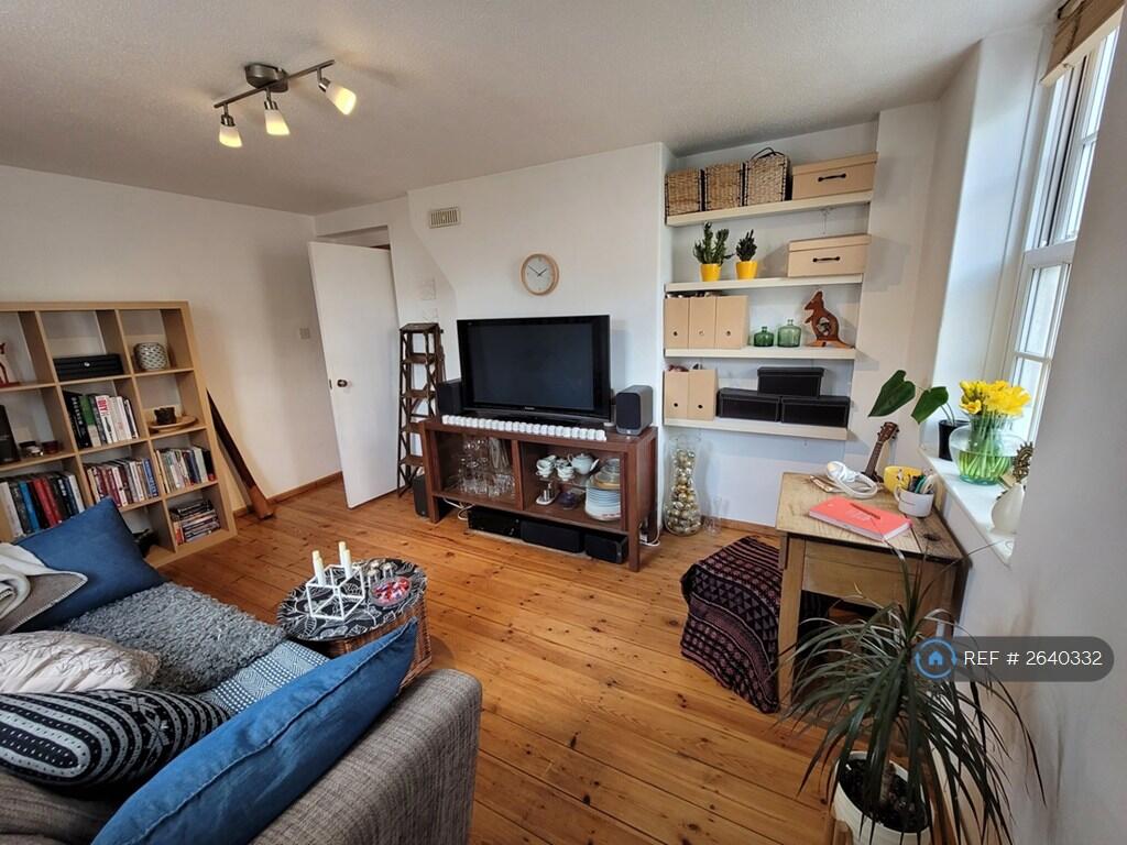 Living Room ¿ Dual Aspect And Spacious