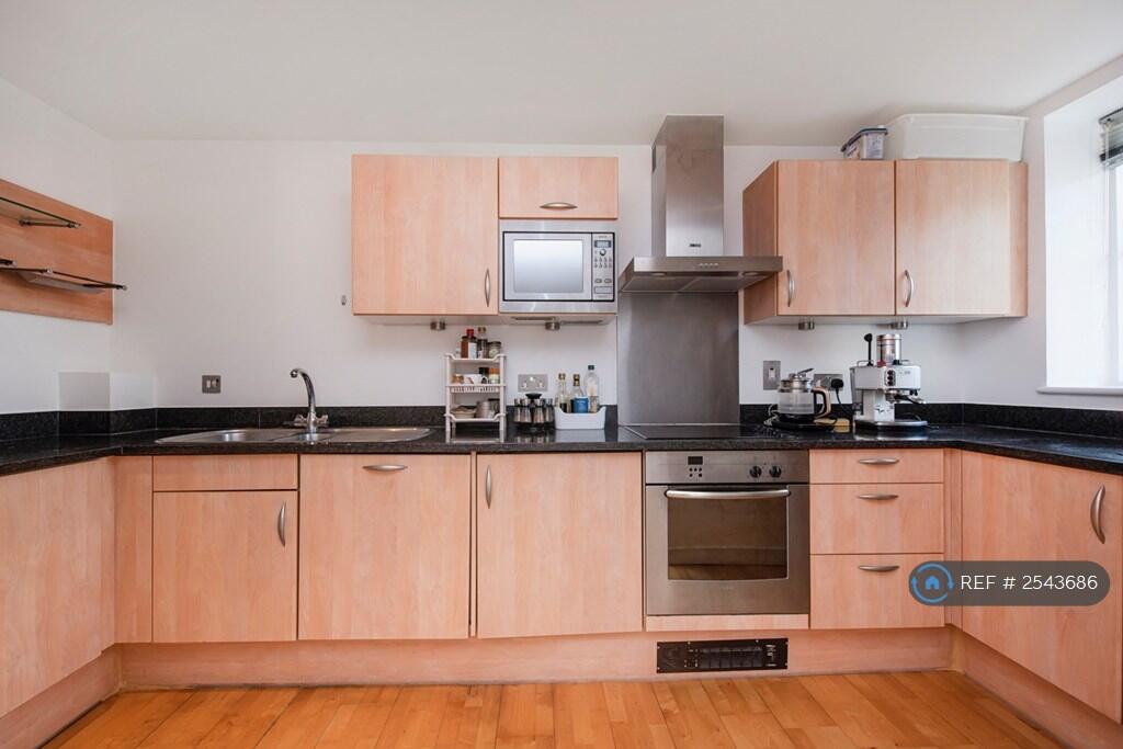 Open Plan Kitchen With Bosch Appliances