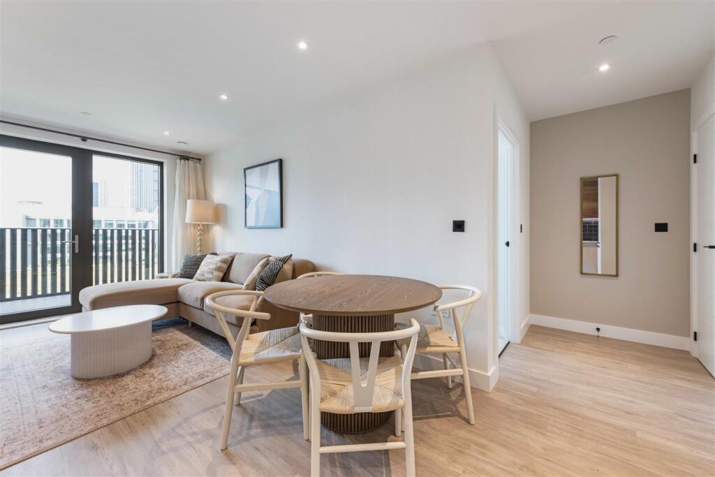 Apt. 311 Glasswater Locks_9811.jpg