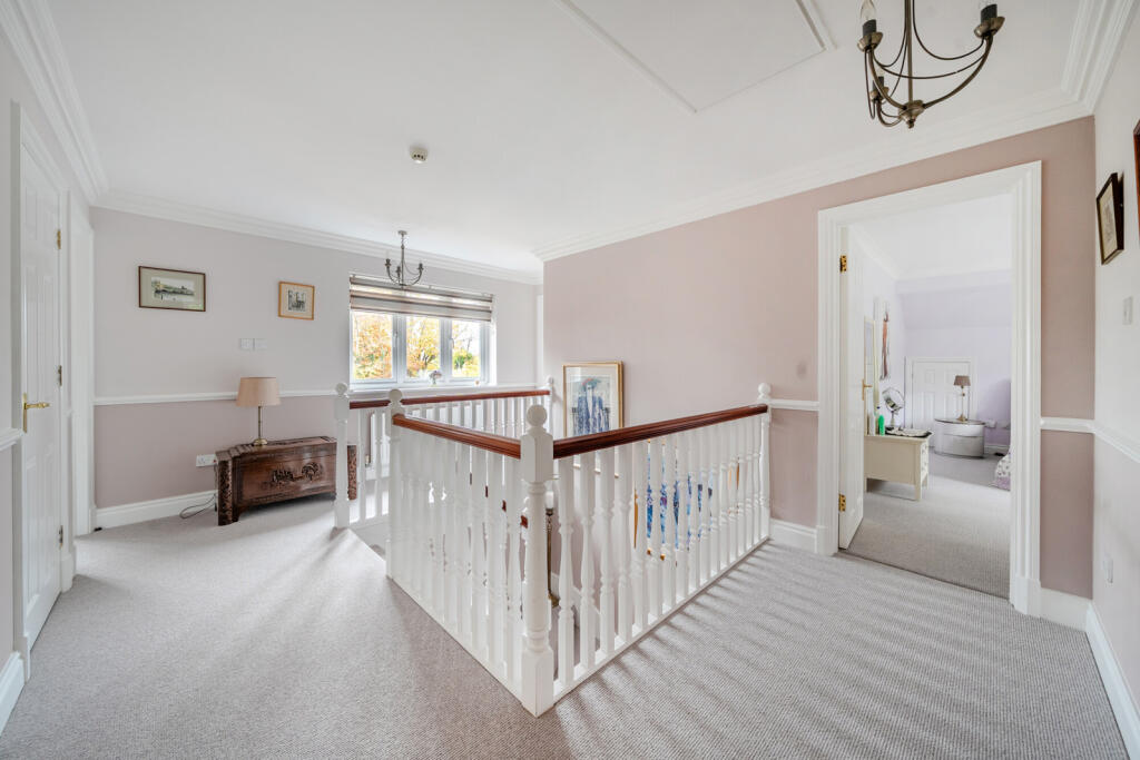 1372262-23-690209...