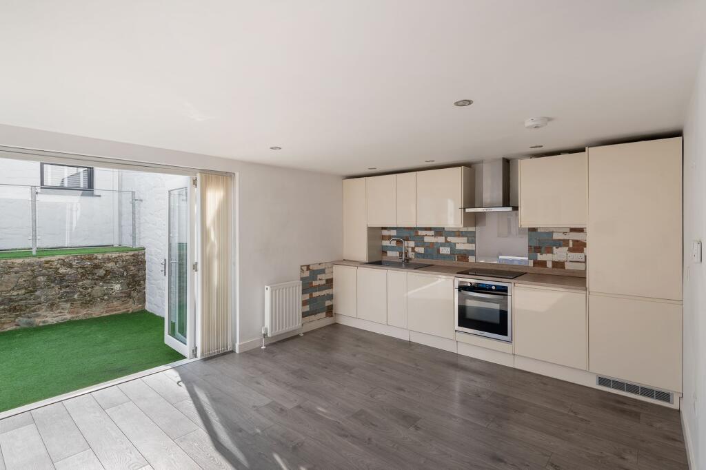 Kitchen &amp; Living Area, Clarence, Dartmouth Hilltops, Dartmouth