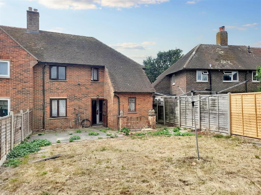 Rear garden 1 new.jpg