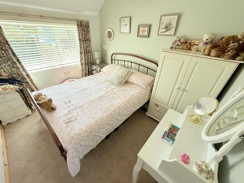 Bedroom 2.jpg