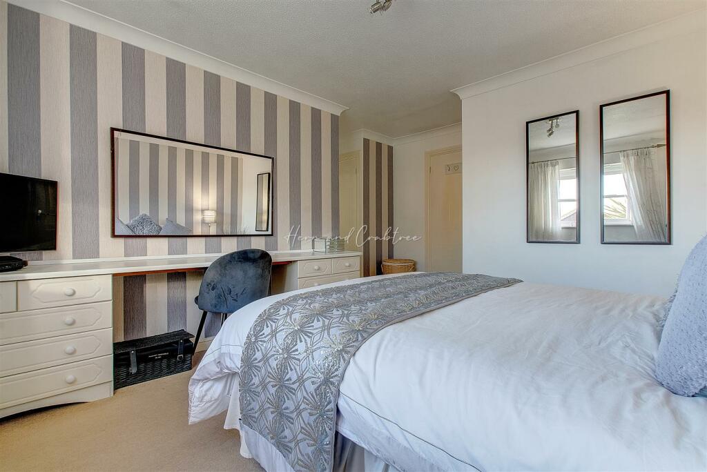 Ragnall Close, Thornhill, HernCrabtree (9).jpg