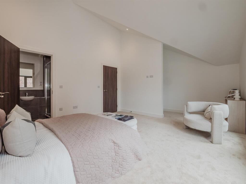 Principal Bedroom
