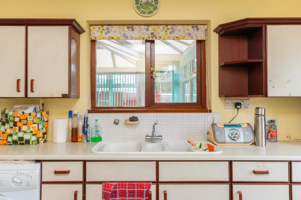 0C5RWH - Kitchen A.jpg