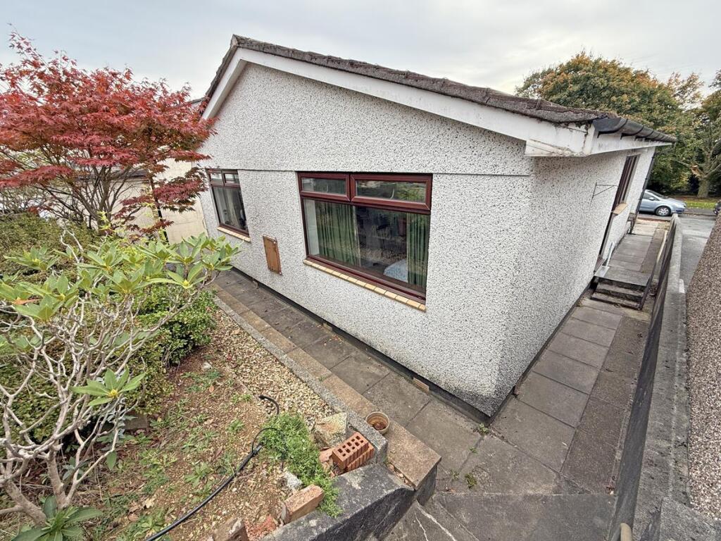 Combley Drive 9 - Rear.jpg