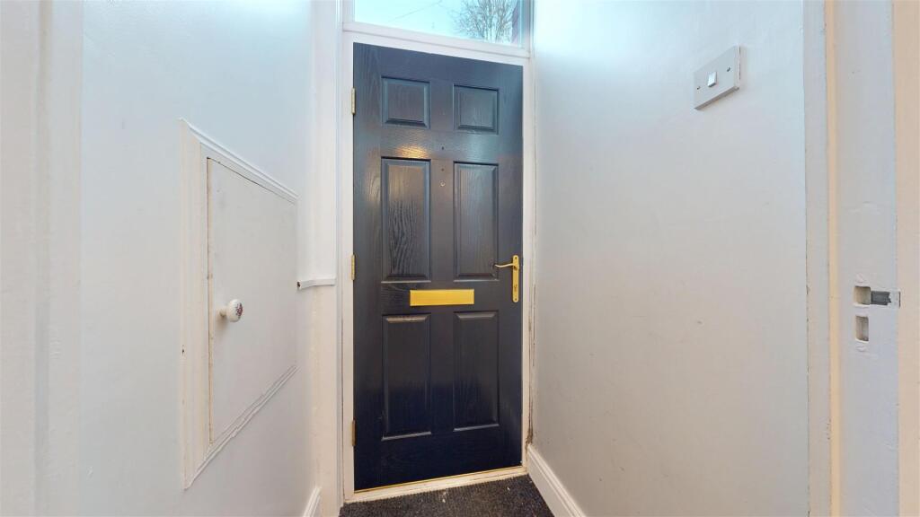 Windleshaw Road Vestibule