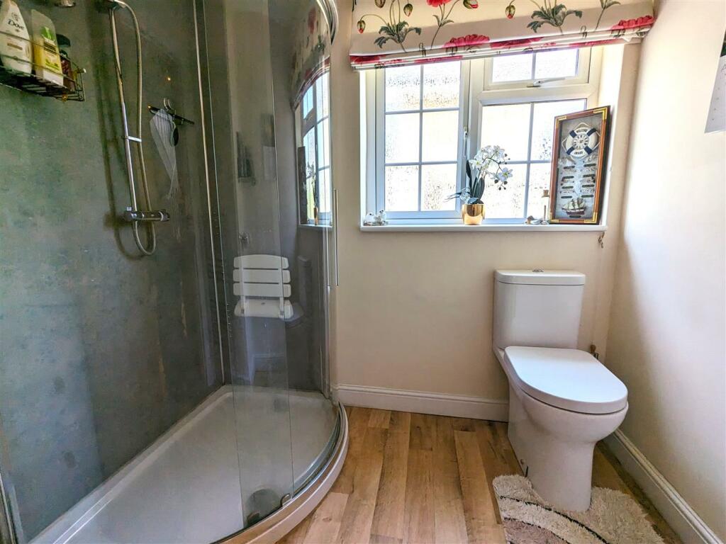 SHOWER ROOM