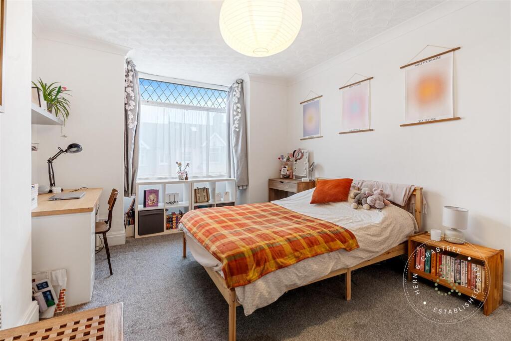 Fairwater Grove East, Llandaff, HernCrabtree (33).