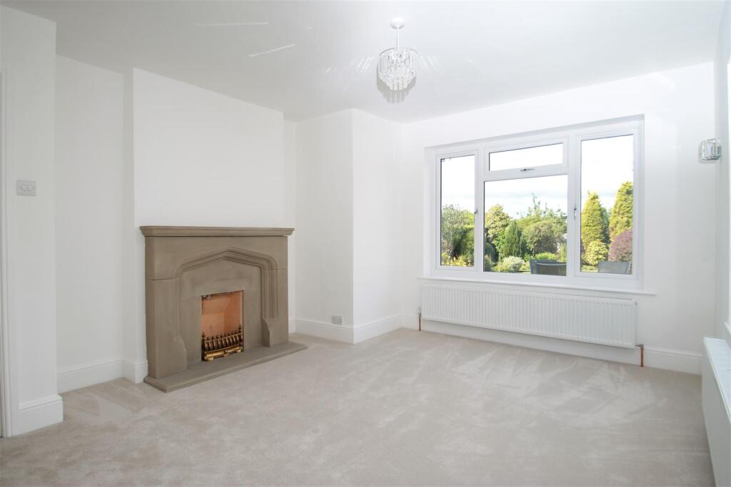 sitting room main.jpg