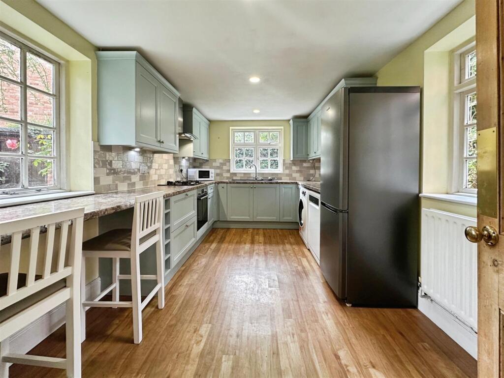 dcde6bb4--4E94-9C6A-98FD2C4FBE17-11055-0000041619A