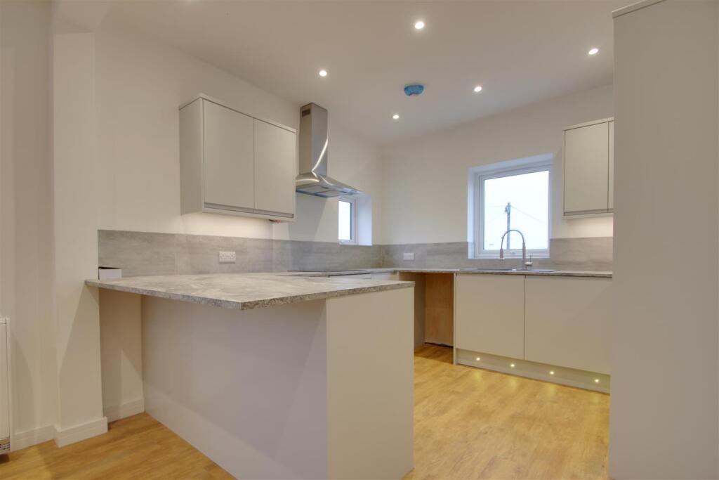 Open Plan Lounge Kitchen