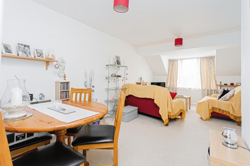 Living/Dining Room