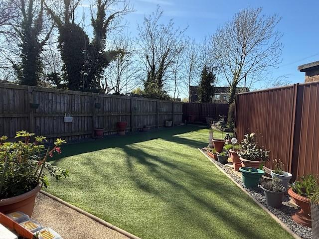 2 Birch Close - rear 3.jpg