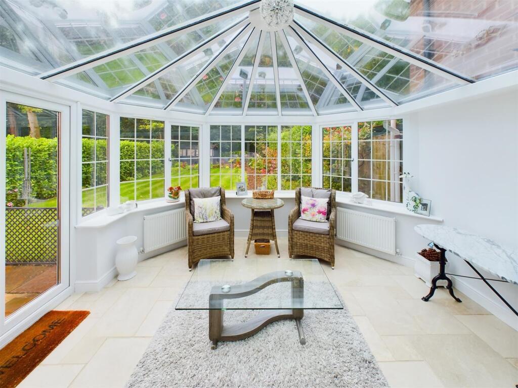 CAM02570G0-PR0020-ST