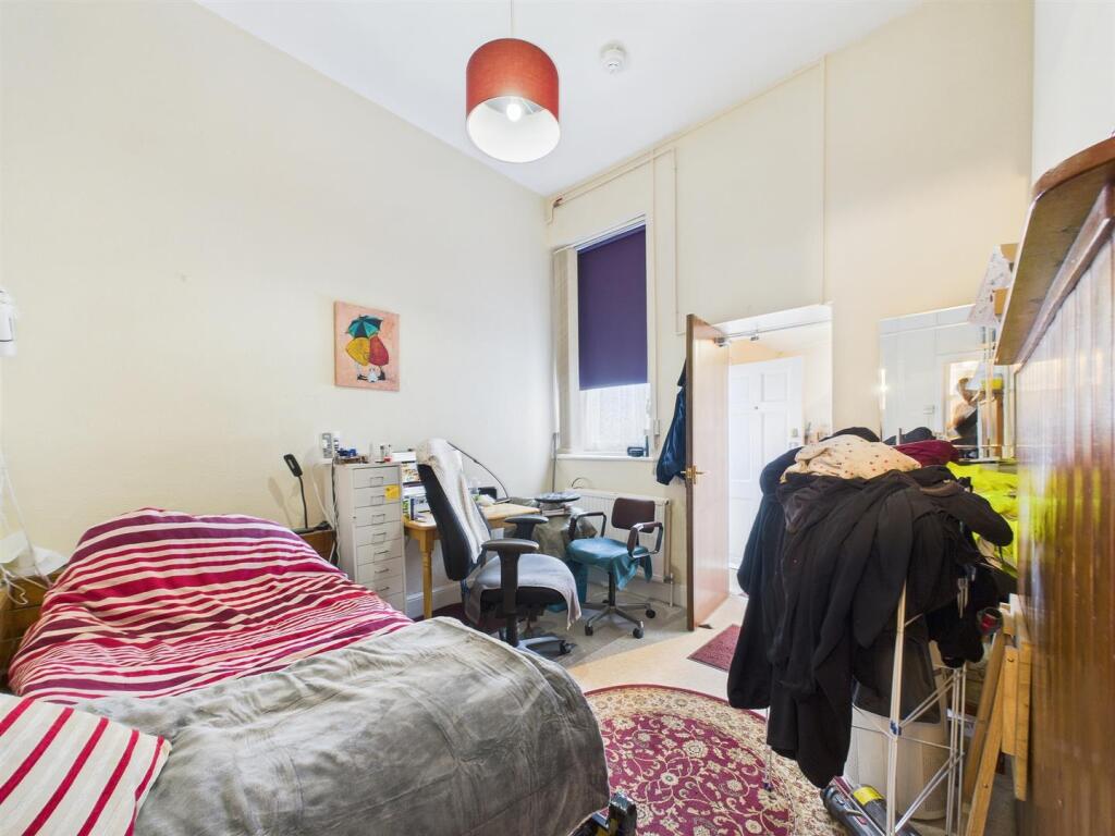 21 - Manor Park Redlenad.jpg